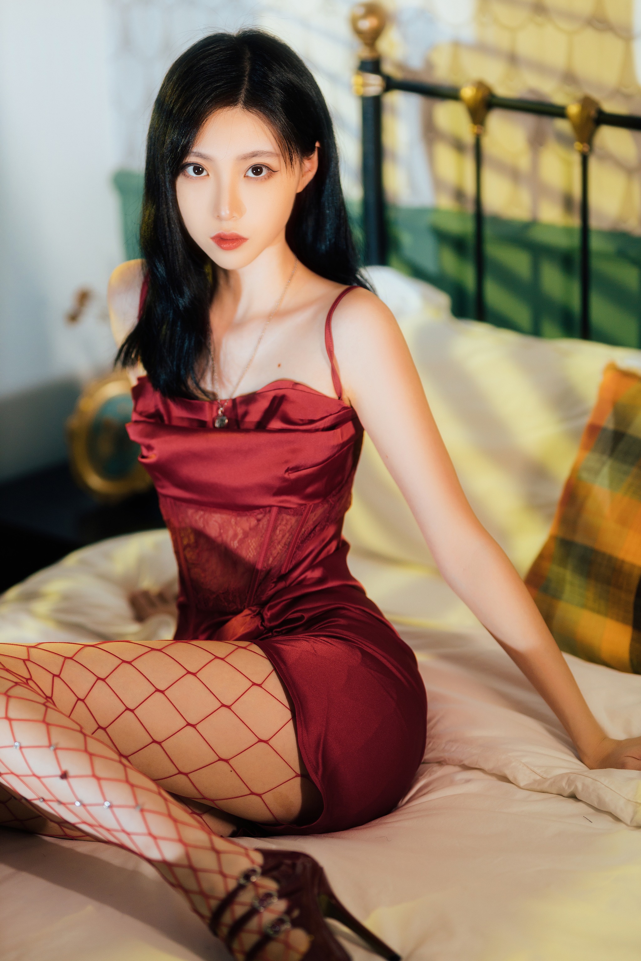 图片[1]-许岚LAN – NO.021 网袜红裙[40P]-XikXak